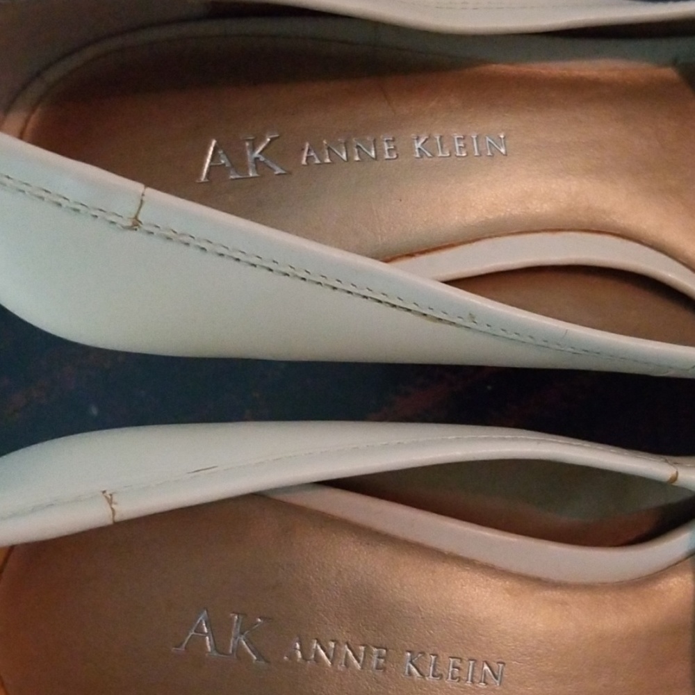 Never worn Anne Klein Peep Toes/Cream/7M/Closeout - Picture 2 of 6